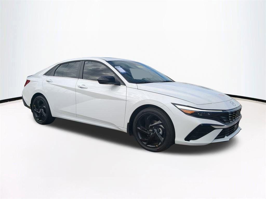 New 2026 White Hyundai SEL Sport Premium image 2