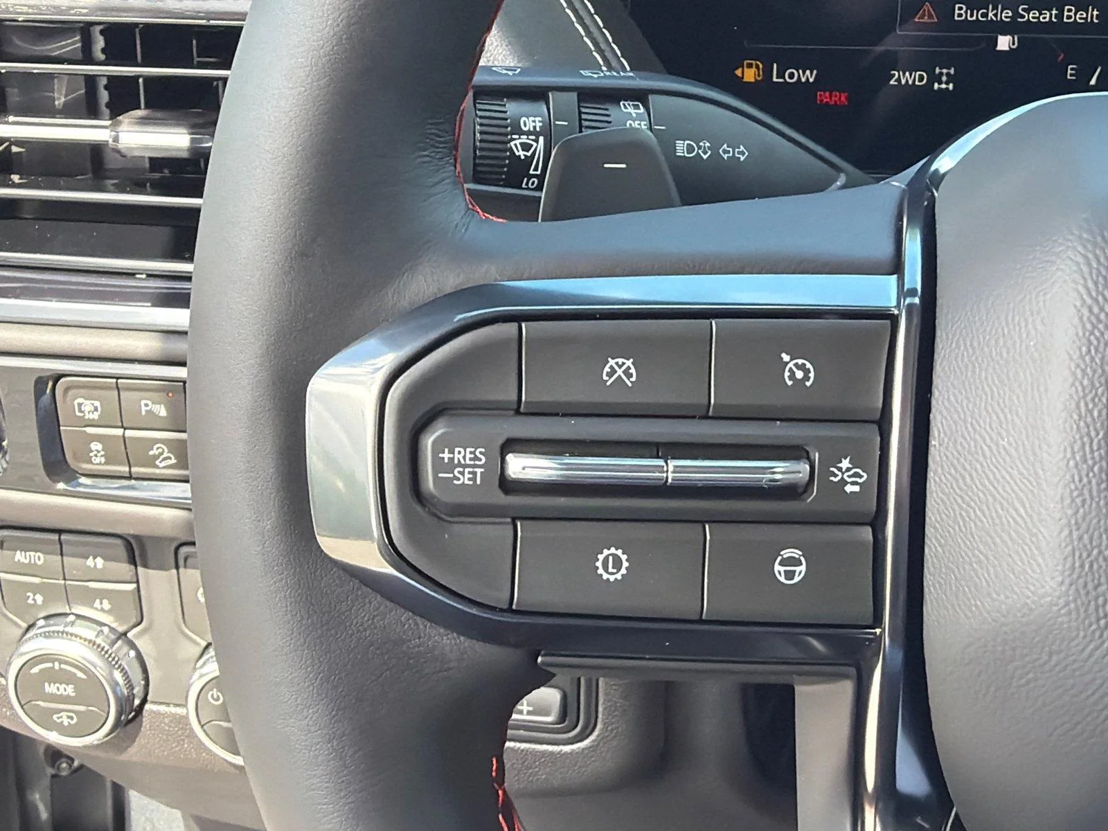 2026 GMC Yukon AT4 Ultimate - Photo 20
