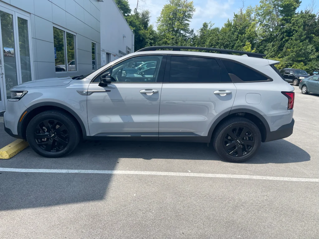Used 2023 Wolf Gray Kia X-Line S image 3