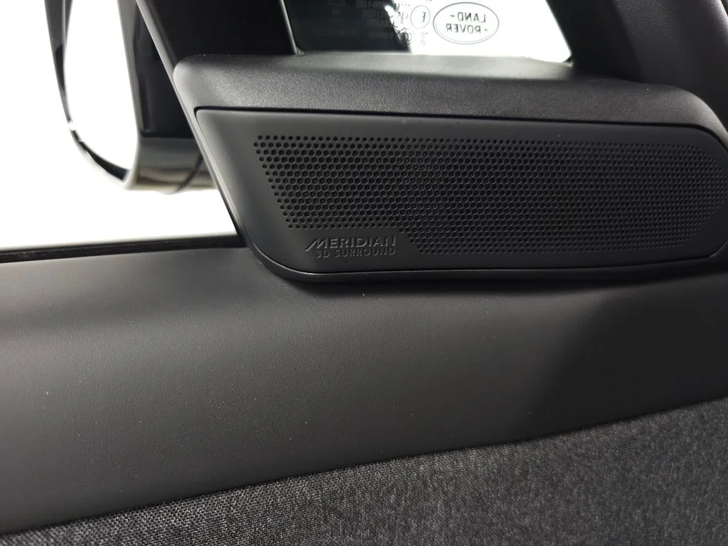 Certified Used 2025 White Land Rover Dynamic SE image 15