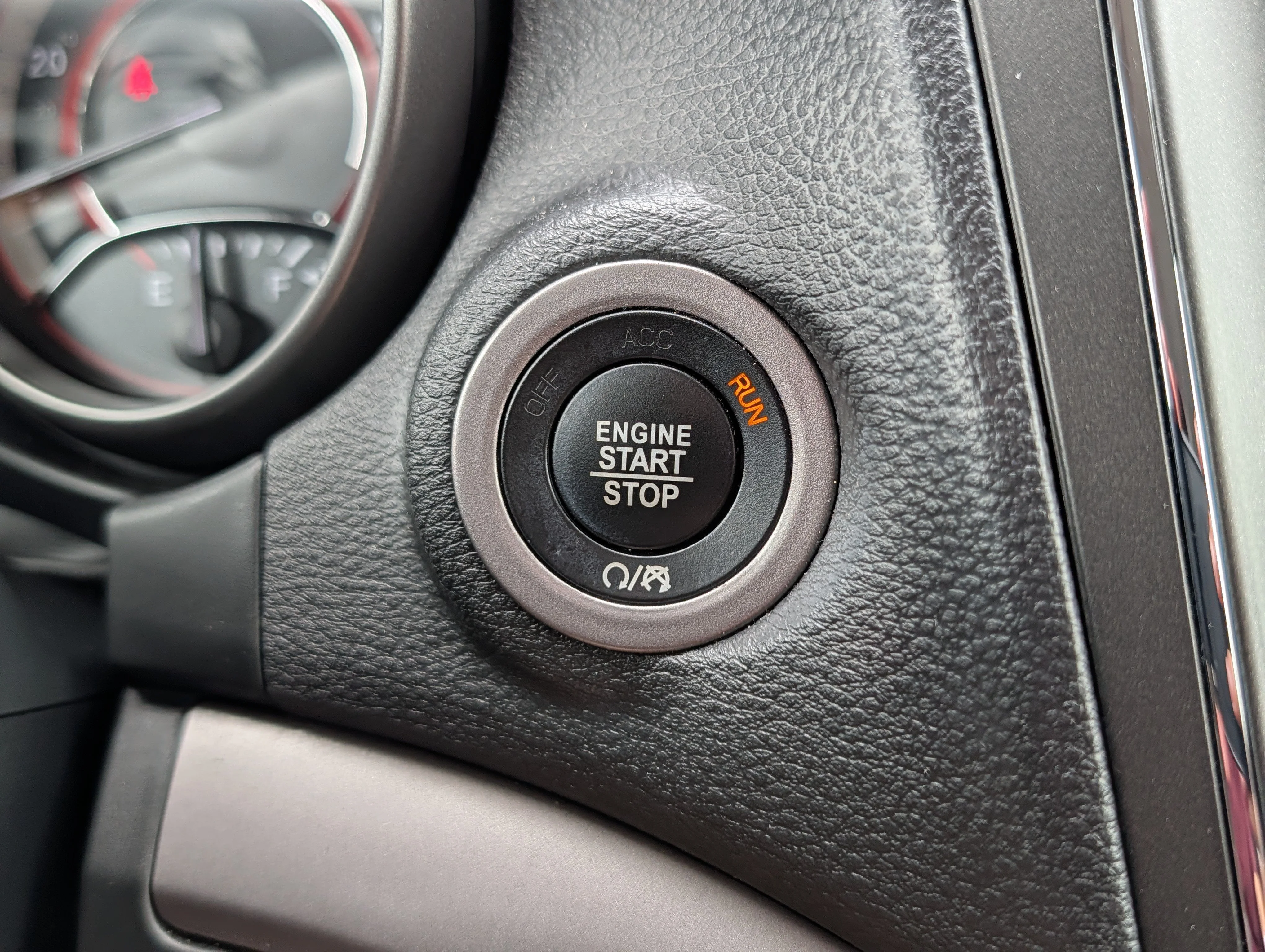 Used 2017 Redline 2 Coat Pearl Dodge Crossroad Plus image 28