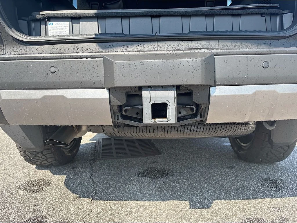 Used 2025  Toyota Base image 36