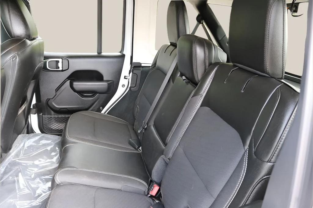Used 2023 White Jeep Sport S image 15