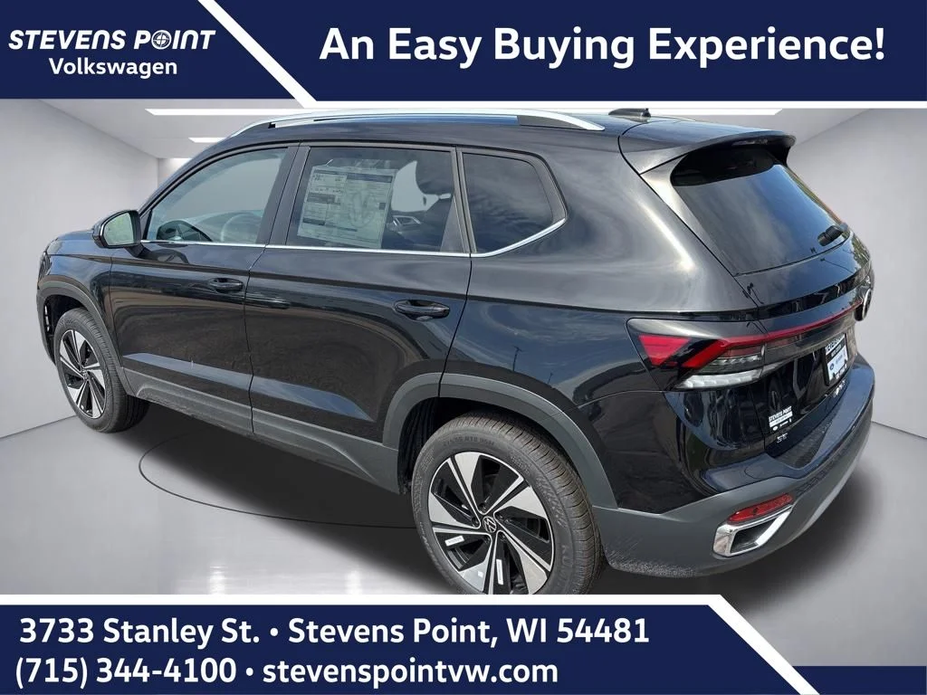 New 2026 Deep Black Pearl Volkswagen 1.5T SE image 3