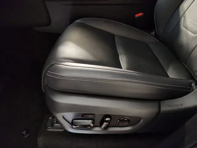 Used 2025 Nebula Gray Pearl Lexus Luxury image 23