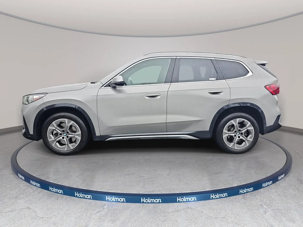 Used 2025 Silver BMW xDrive28i image 9