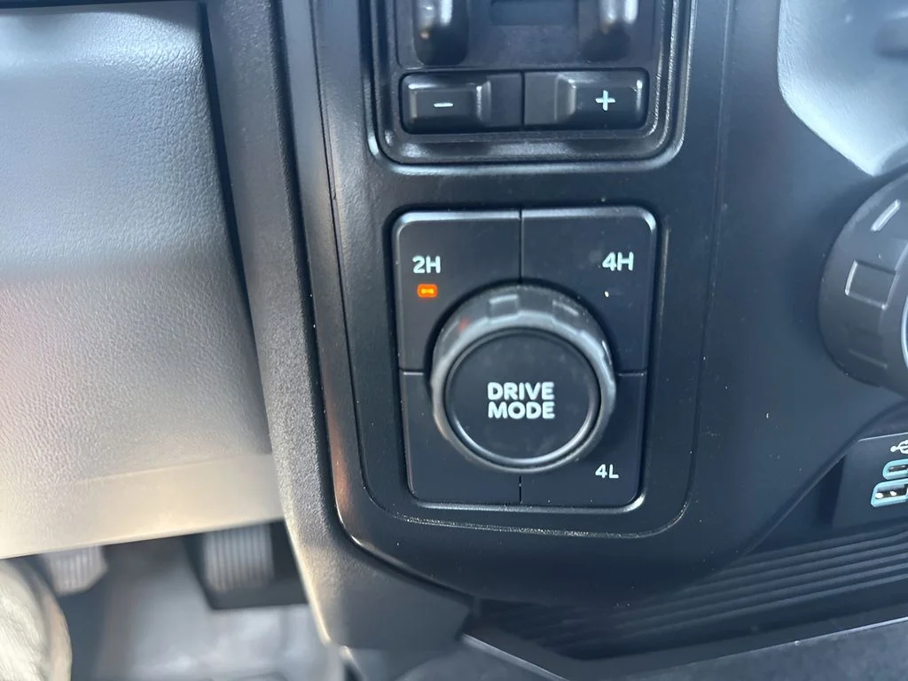 Used 2024 Silver Ford XLT image 20