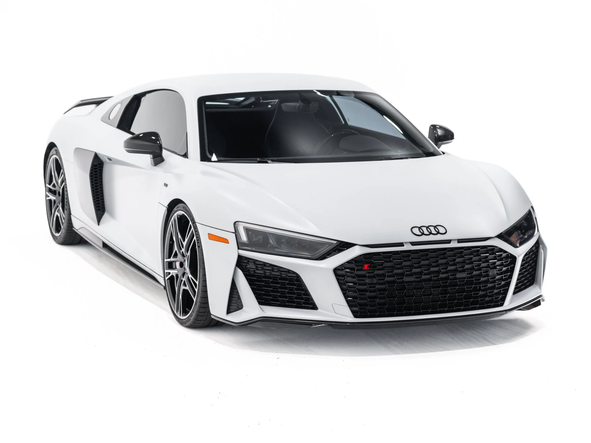 Used 2023 Suzuka Gray Metallic Audi V10 performance image 7