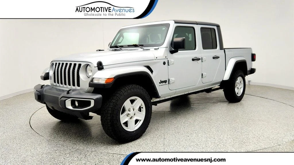 2023 Jeep Gladiator Sport S's photo
