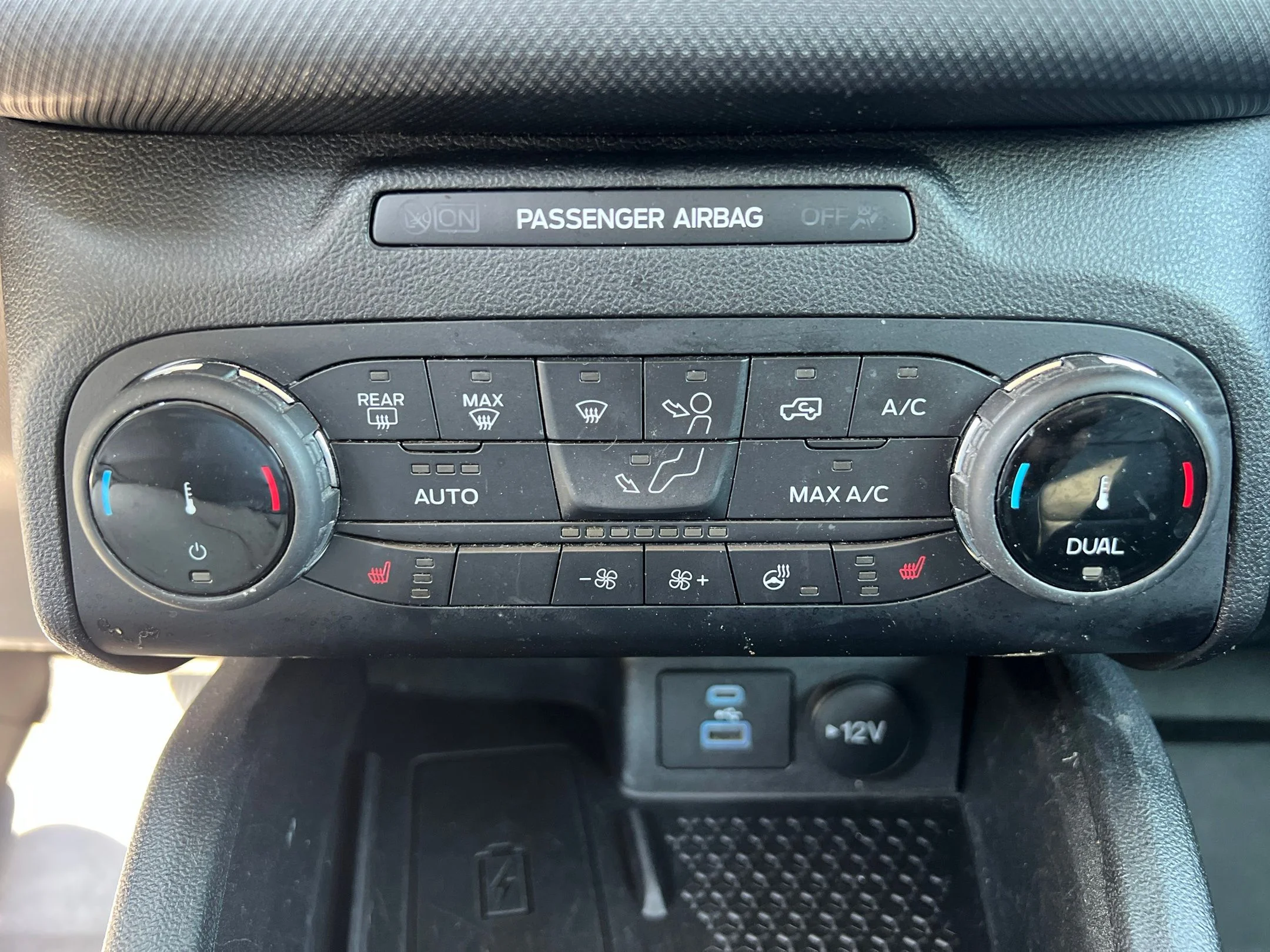 Used 2022 Gray Metallic Ford Outer Banks image 27