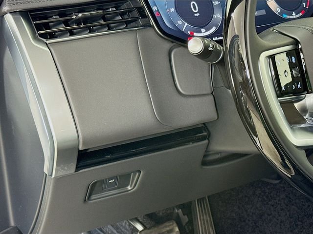 New 2026 Fuji White Land Rover SE image 10