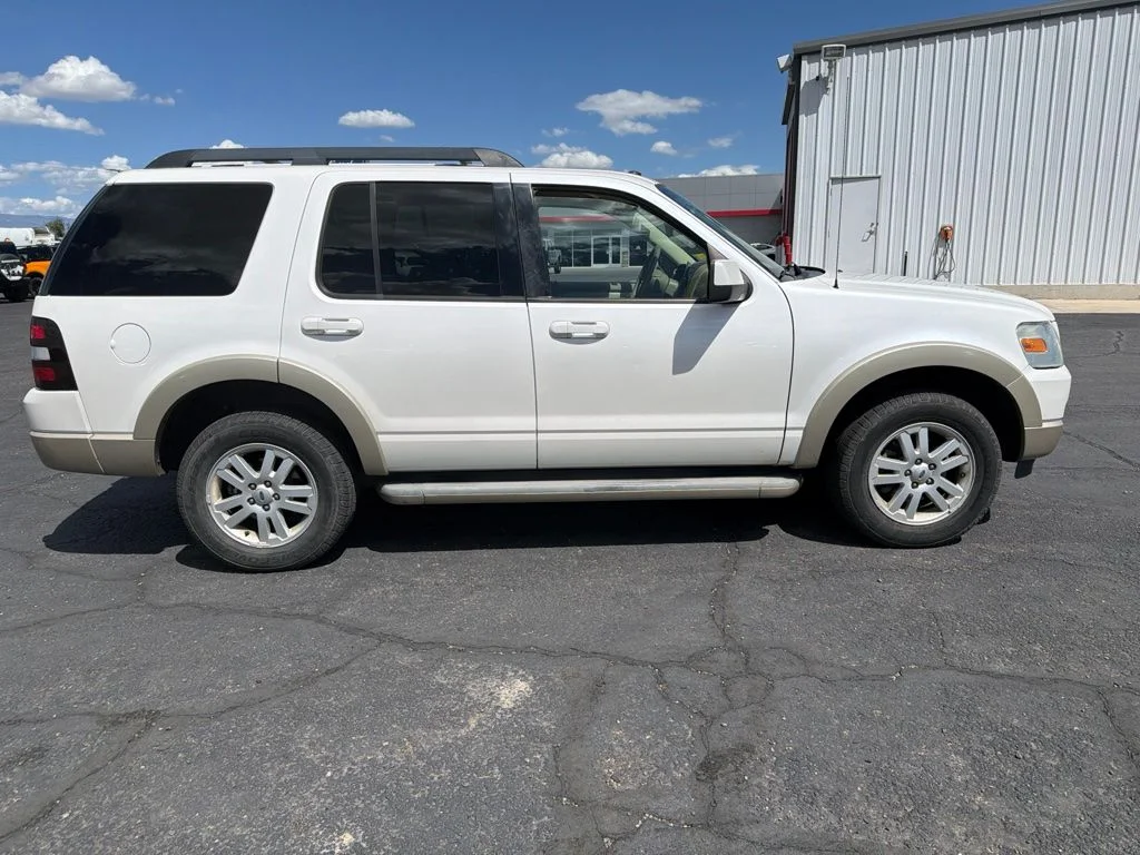 Used 2010  Ford Eddie Bauer image 6