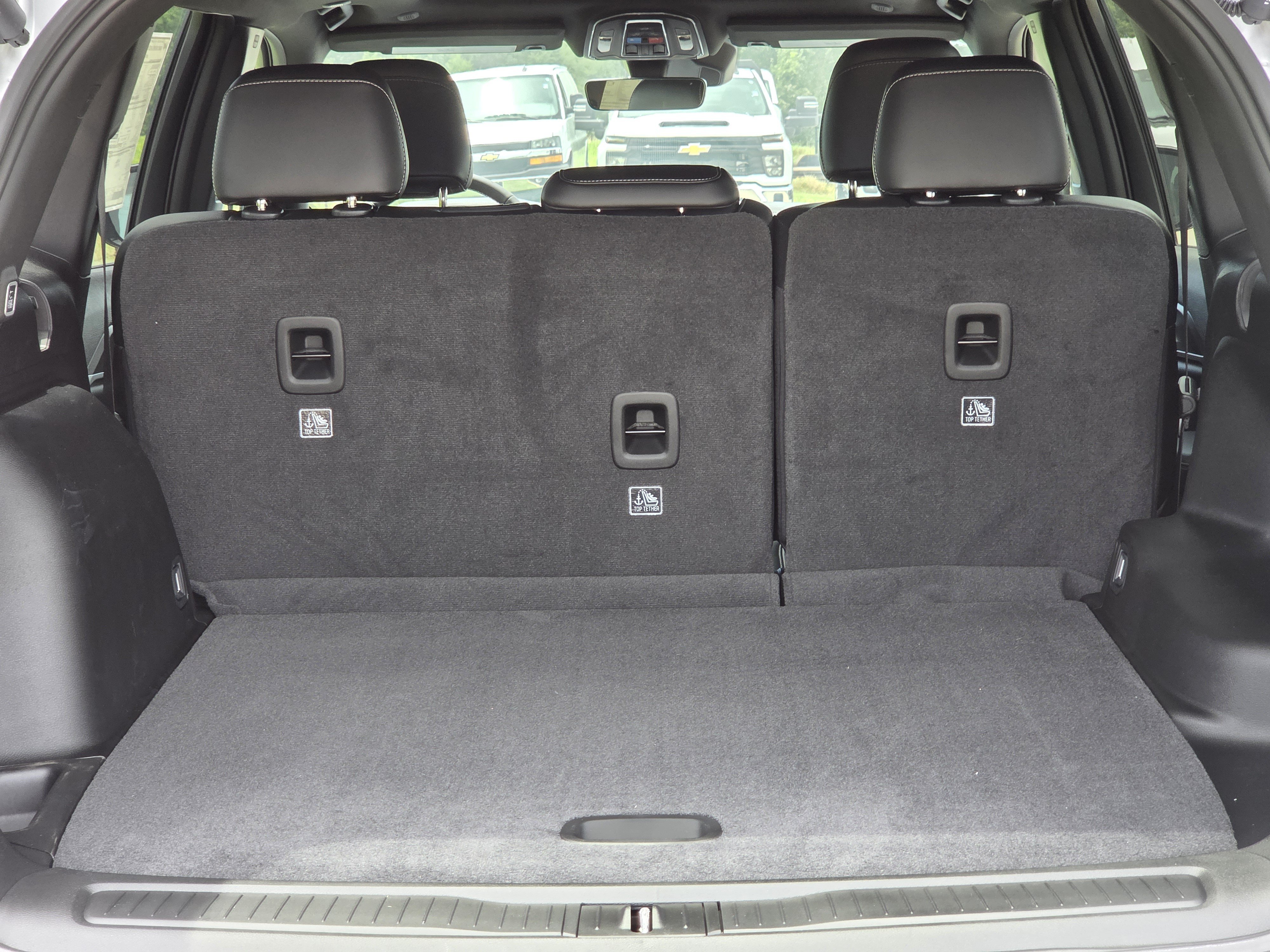 New 2026 Silver Zynith Jeep Laredo Altitude image 6