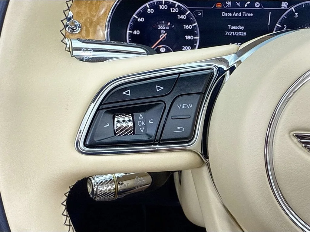 Used 2021  Bentley V8 image 19