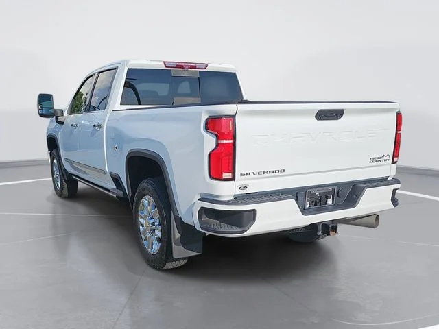 Used 2024 White Chevrolet High Country image 5