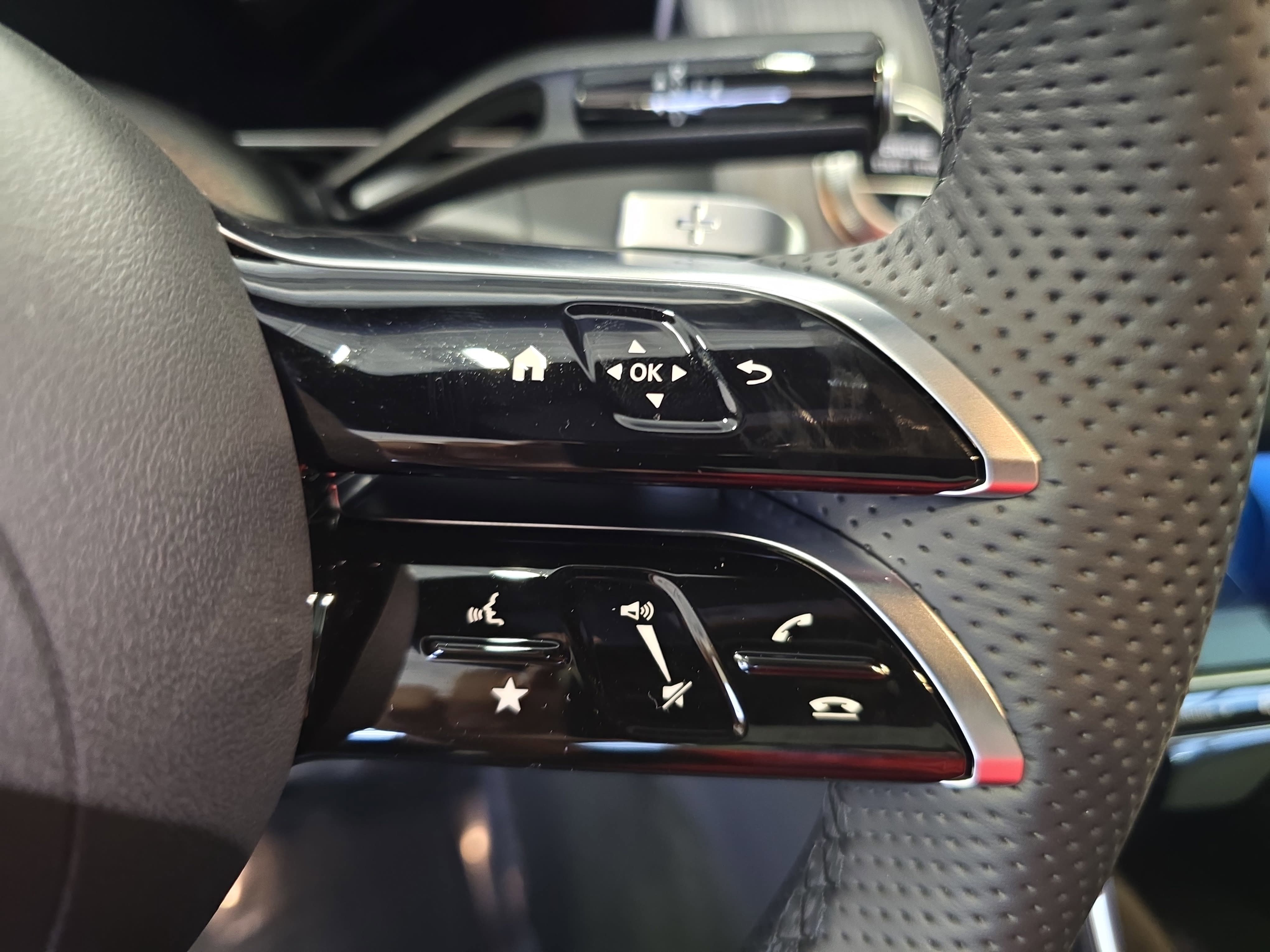 New 2026 Graphite Grey Metallic Mercedes-Benz GLC300 image 20