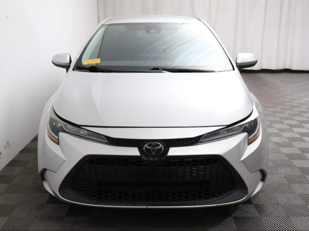 Used 2022 Classic Silver Metallic Toyota LE image 4