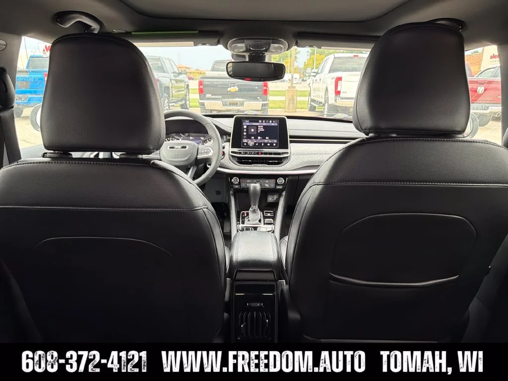 Used 2025 Red Jeep Latitude image 29