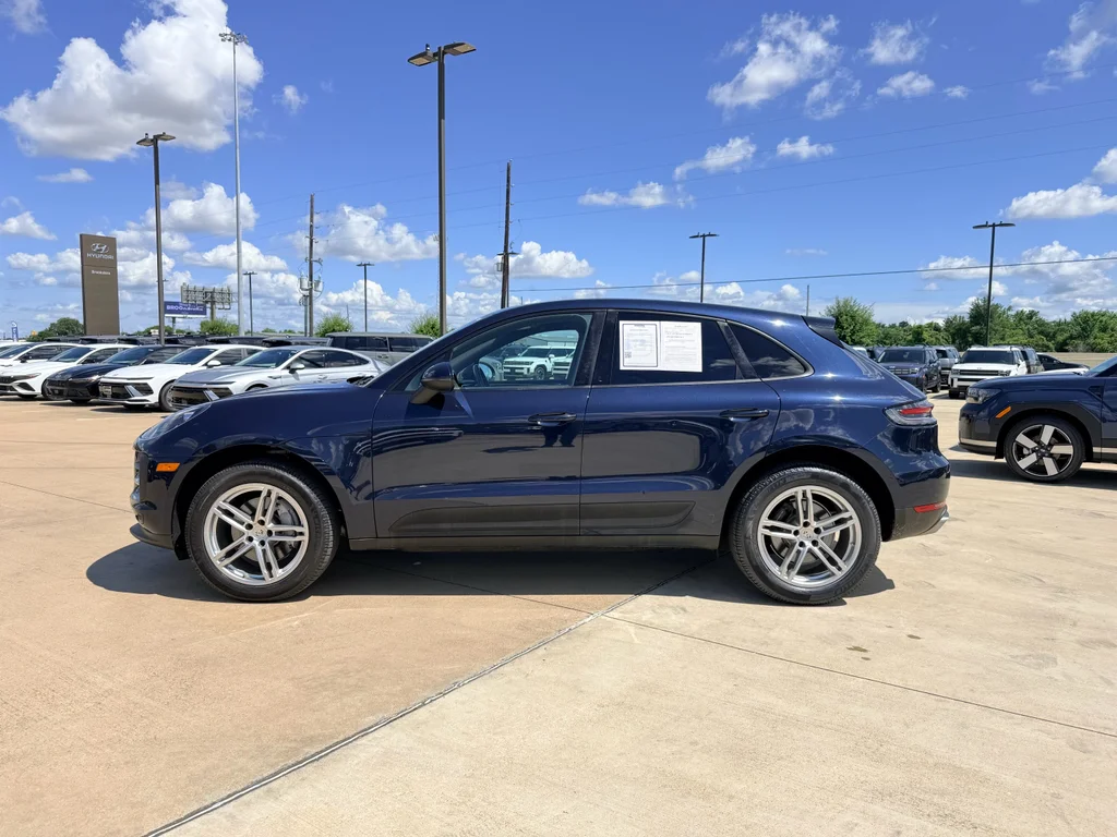 Used 2019 Night Blue Metallic Porsche Base image 8