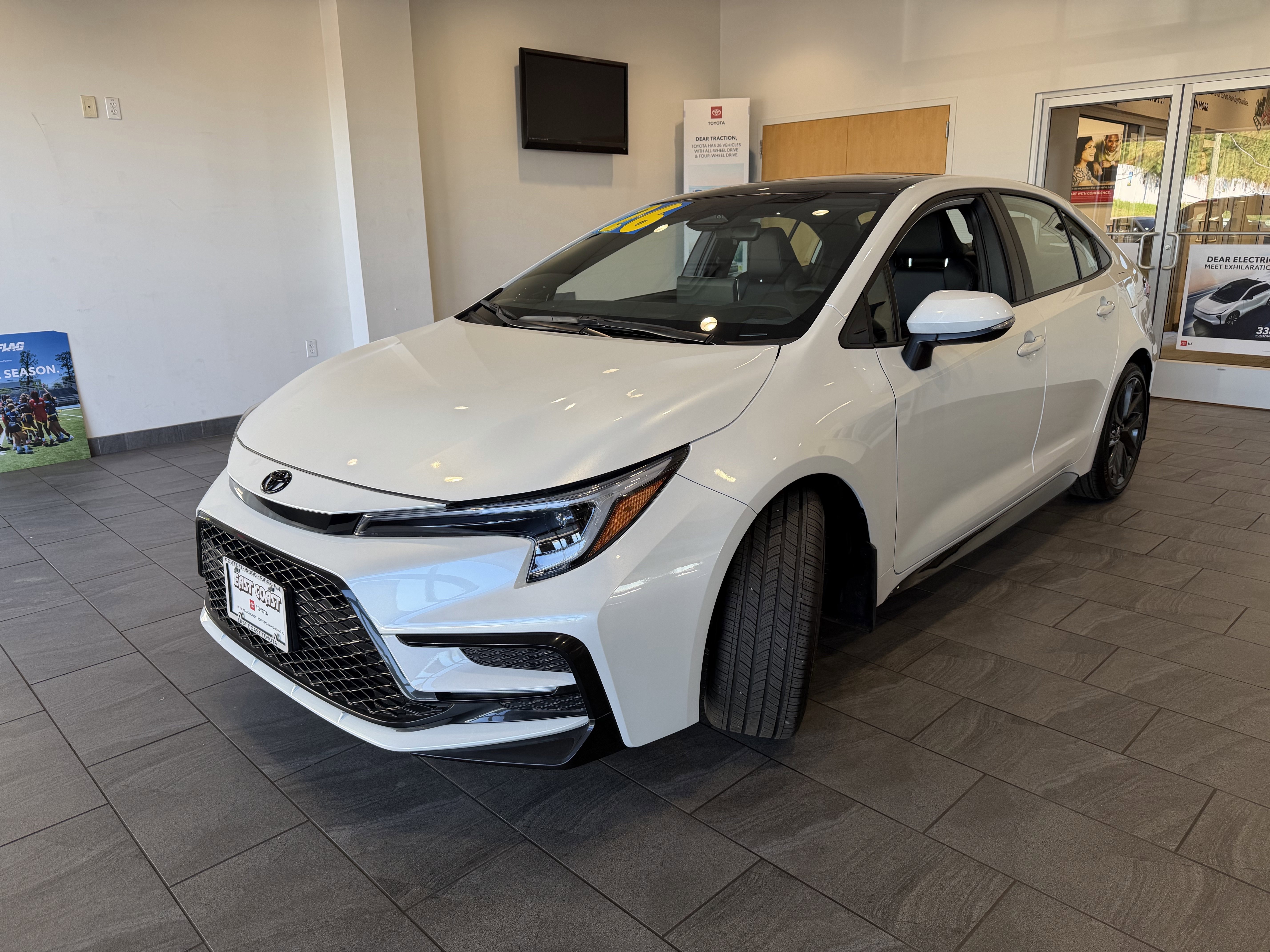 2026 Toyota Corolla XSE - Photo 25