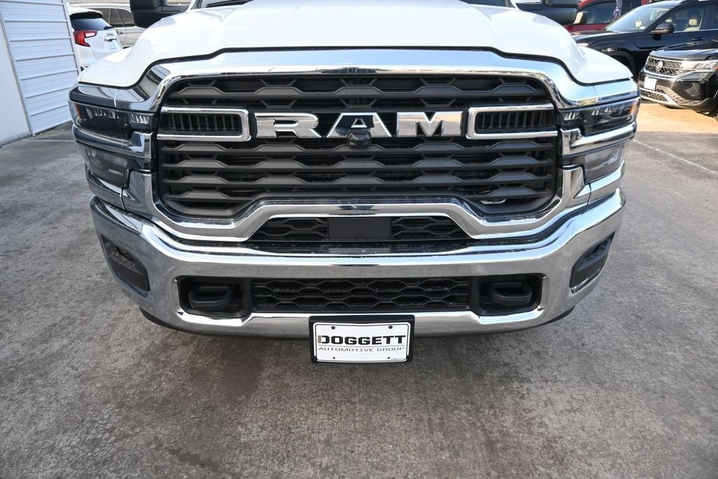 New 2026 Bright White Clear-Coat Exterior Paint RAM Tradesman image 18