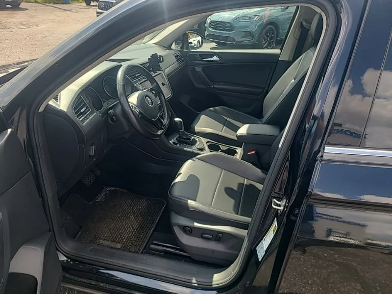 Used 2018 Black Volkswagen 2.0T SE image 13