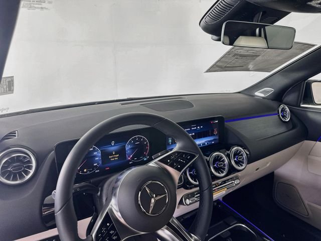 New 2026 Polar White Mercedes-Benz GLA 250 image 9