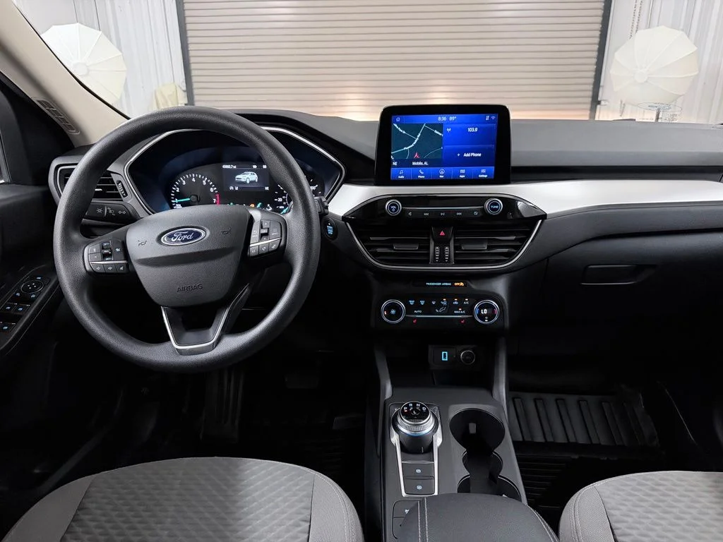 Used 2020 Red Ford SE image 26