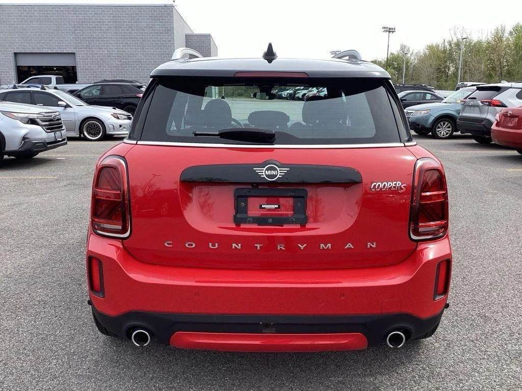 Used 2022 Chili Red MINI Signature image 27