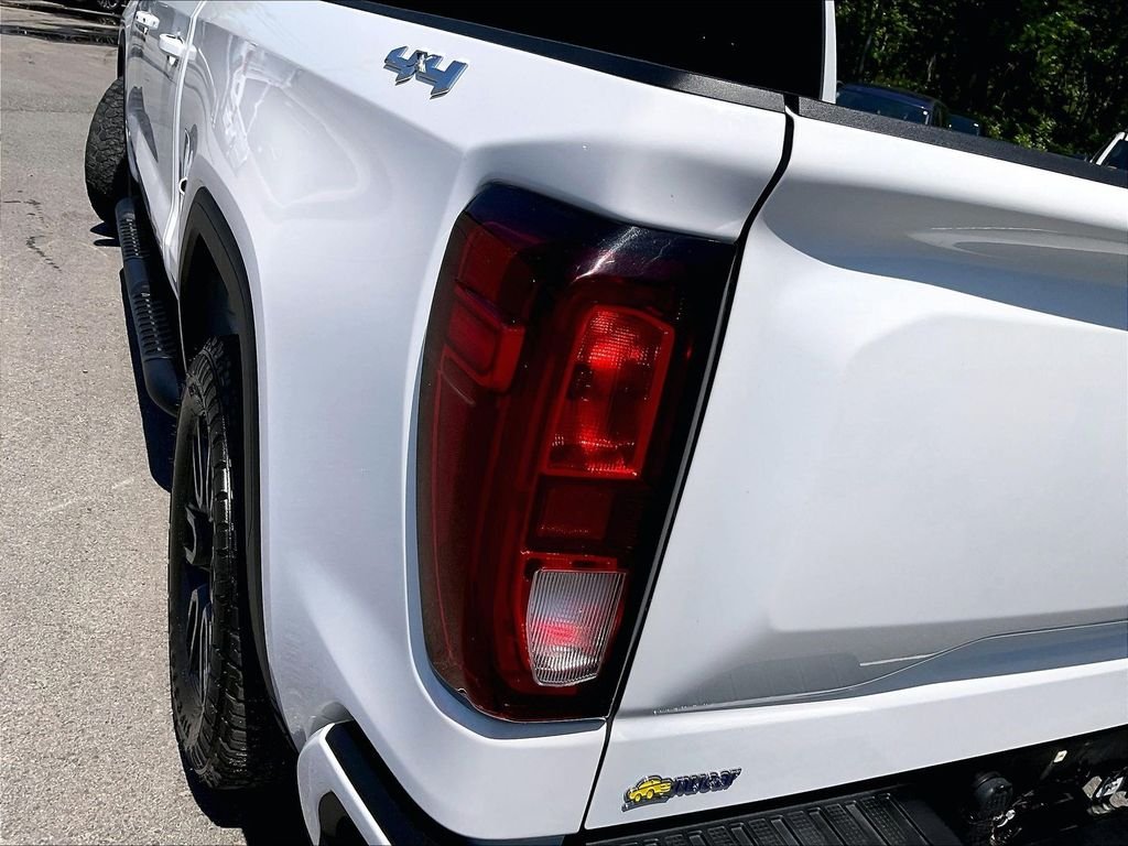 Used 2023 White GMC Elevation image 33