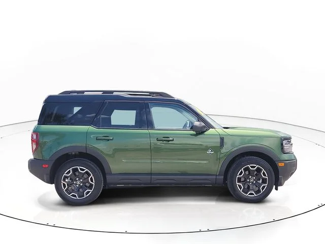 Used 2025 Green Ford Outer Banks image 4