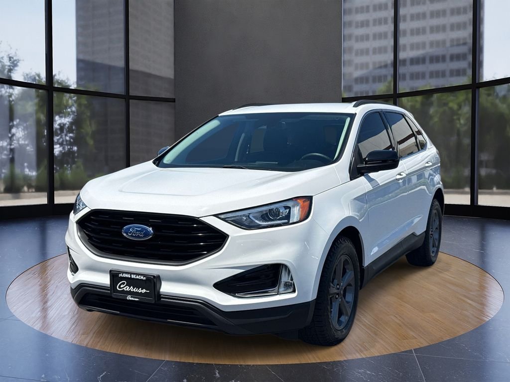 Used 2022 Oxford White Ford SEL image 7