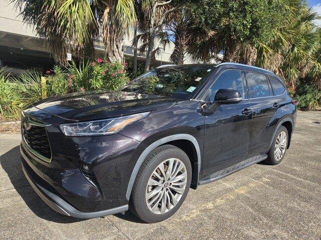 Used 2022 Opulent Amber Toyota Platinum image 6