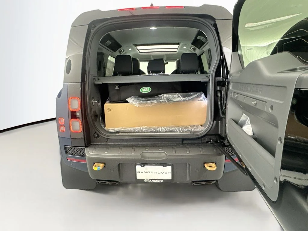 New 2026 Sargasso Blue Land Rover OCTA image 27