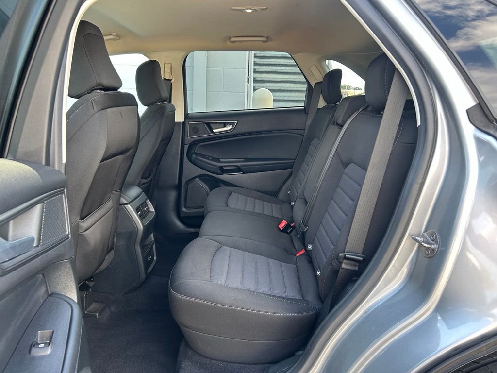 Used 2022 Silver Ford SE image 23