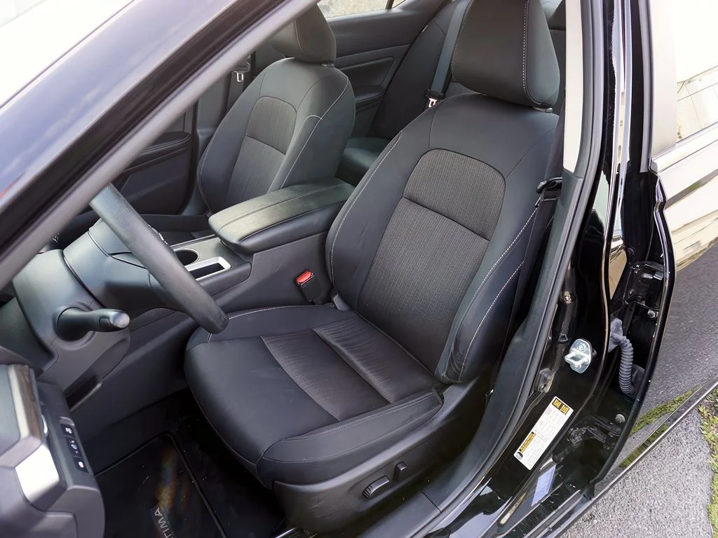 2025 Nissan Altima SV - Photo 21