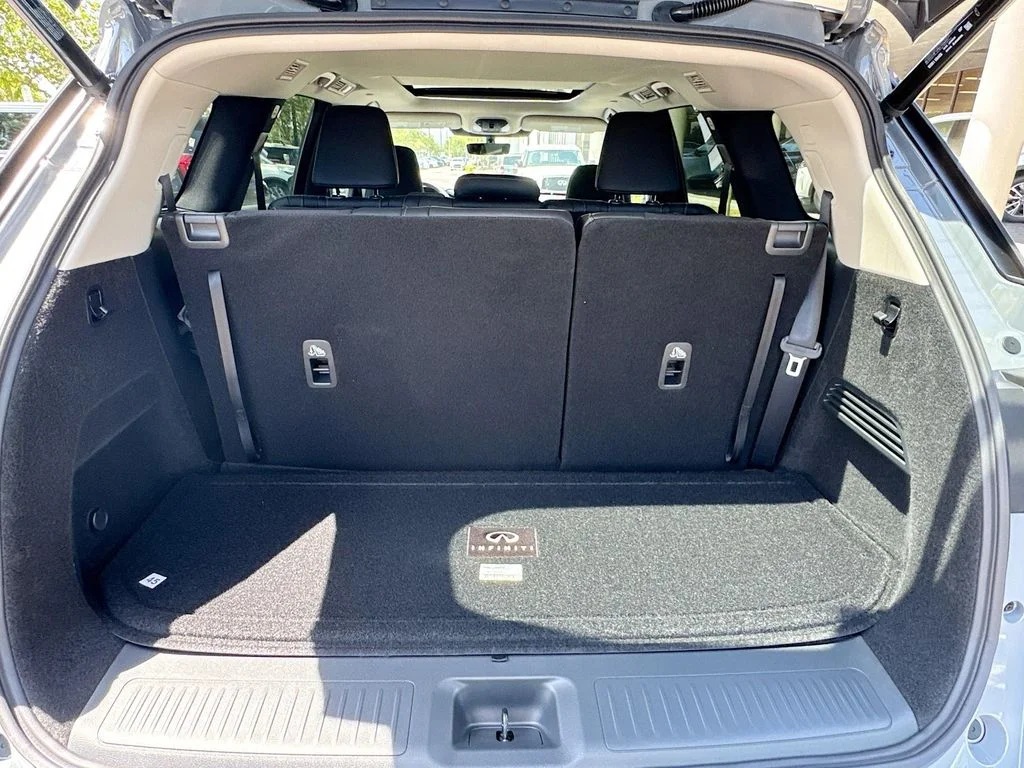 New 2027 HARBOR GRAY INFINITI Luxe FWD image 28