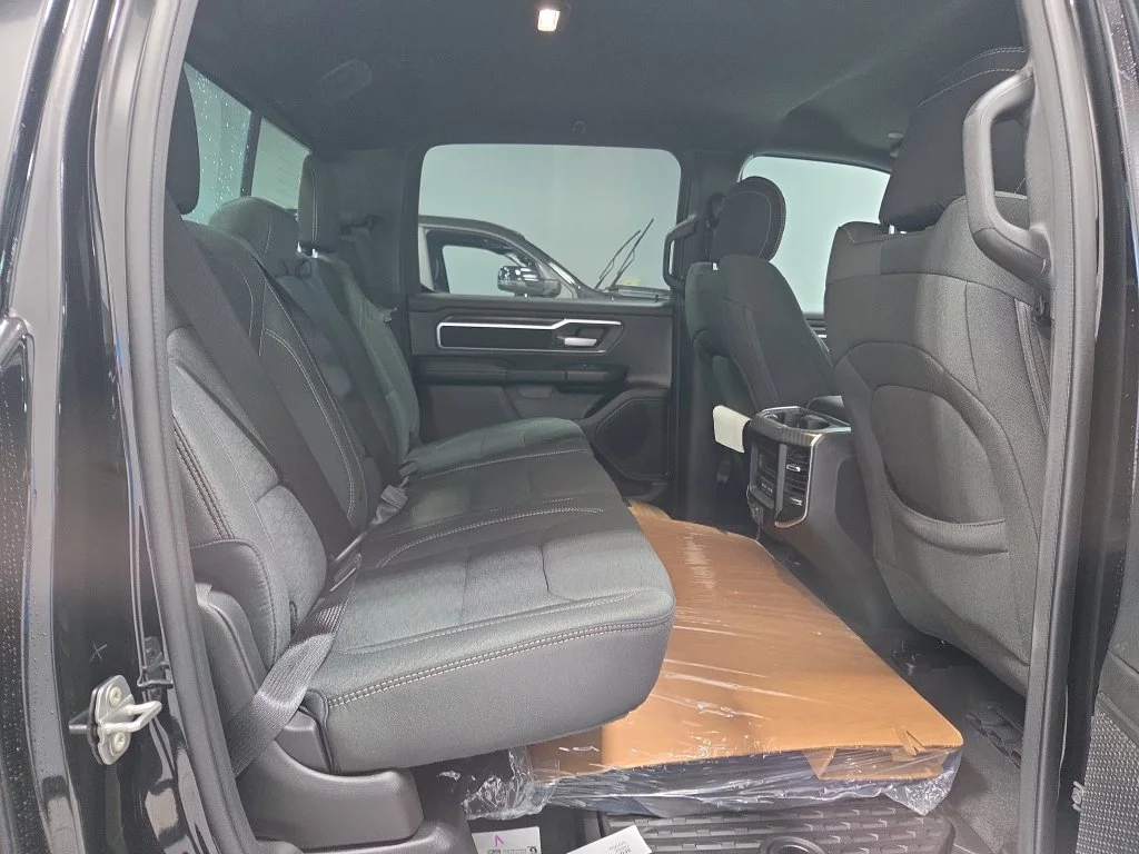 New 2026 Diamond Black Crystal Pearl-Coat Exterior Paint RAM Big Horn/Lone Star image 12