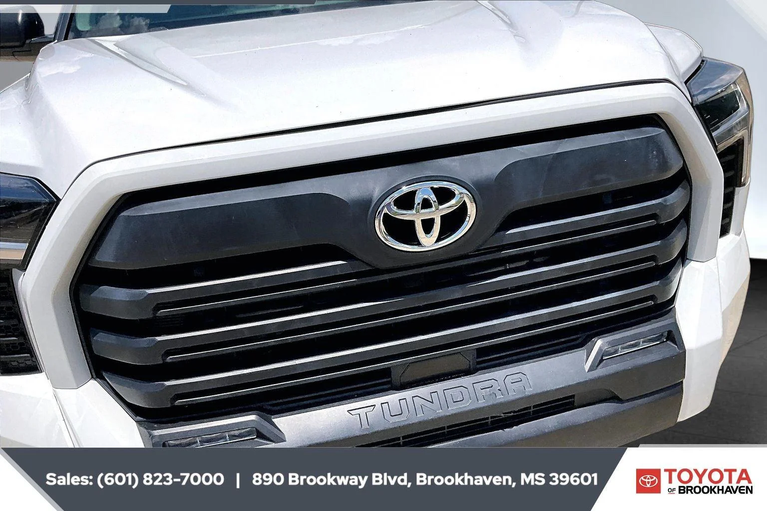 Used 2024 Ice Cap Toyota SR5 image 21