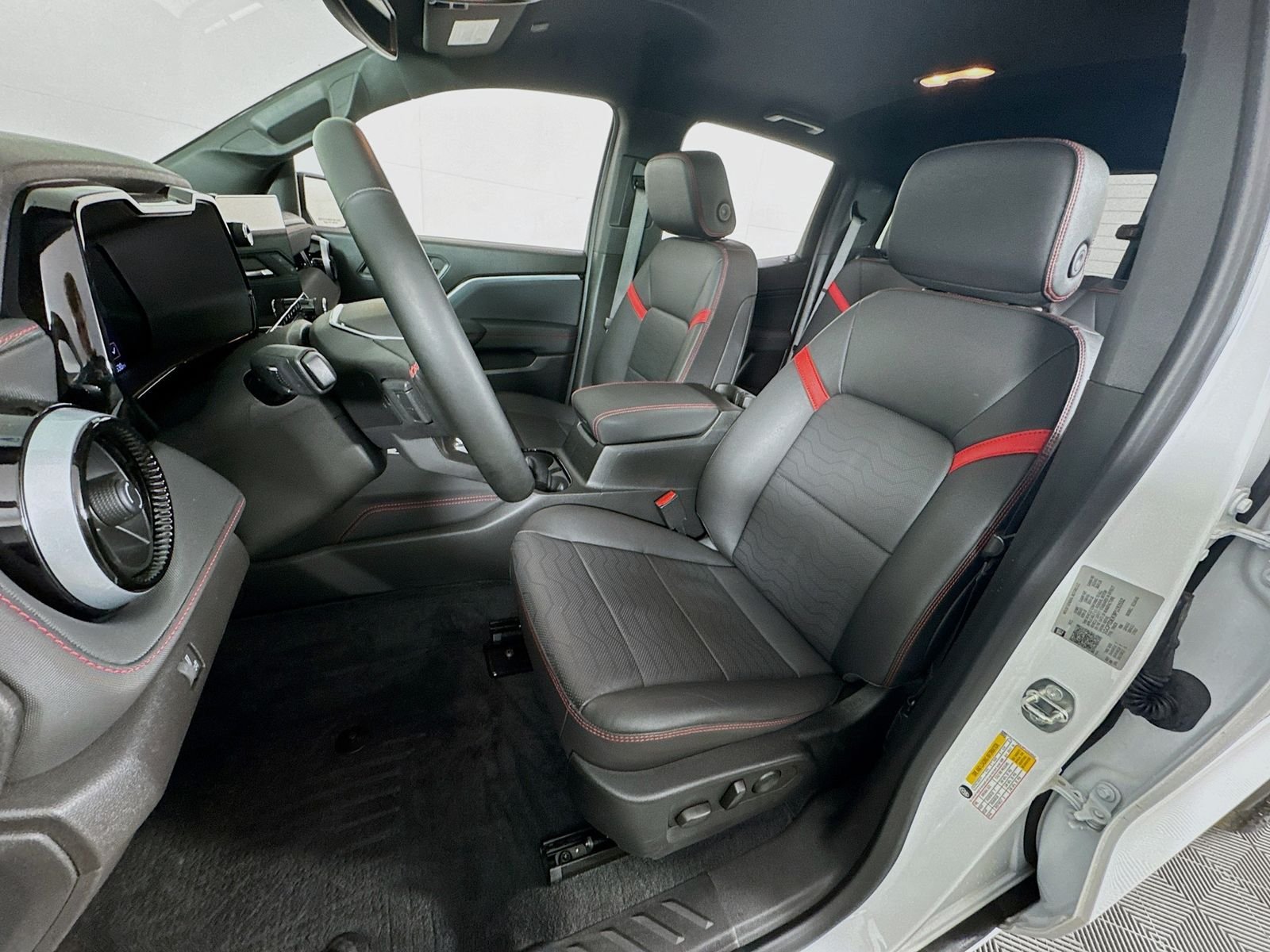 Used 2023 Summit White Chevrolet Z71 image 12