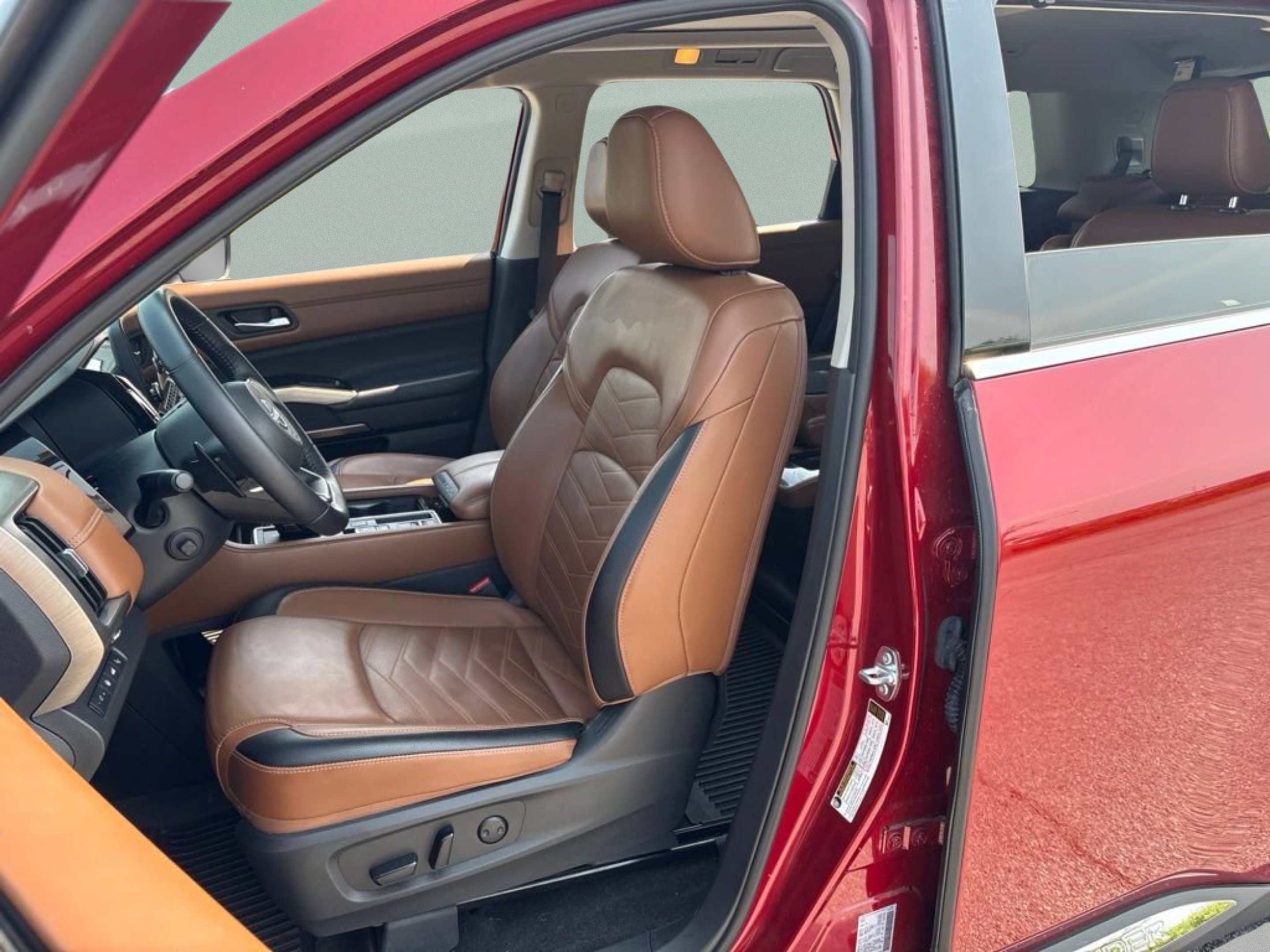 Used 2024 Scarlet Ember Nissan Platinum image 20
