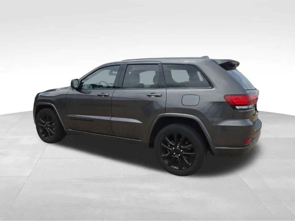 Used 2021 Gray Jeep Laredo X image 11