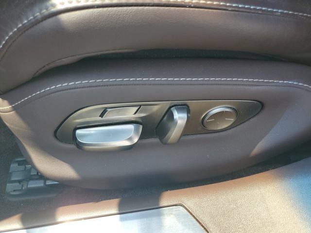 Used 2018 White Lexus LS 500 image 19
