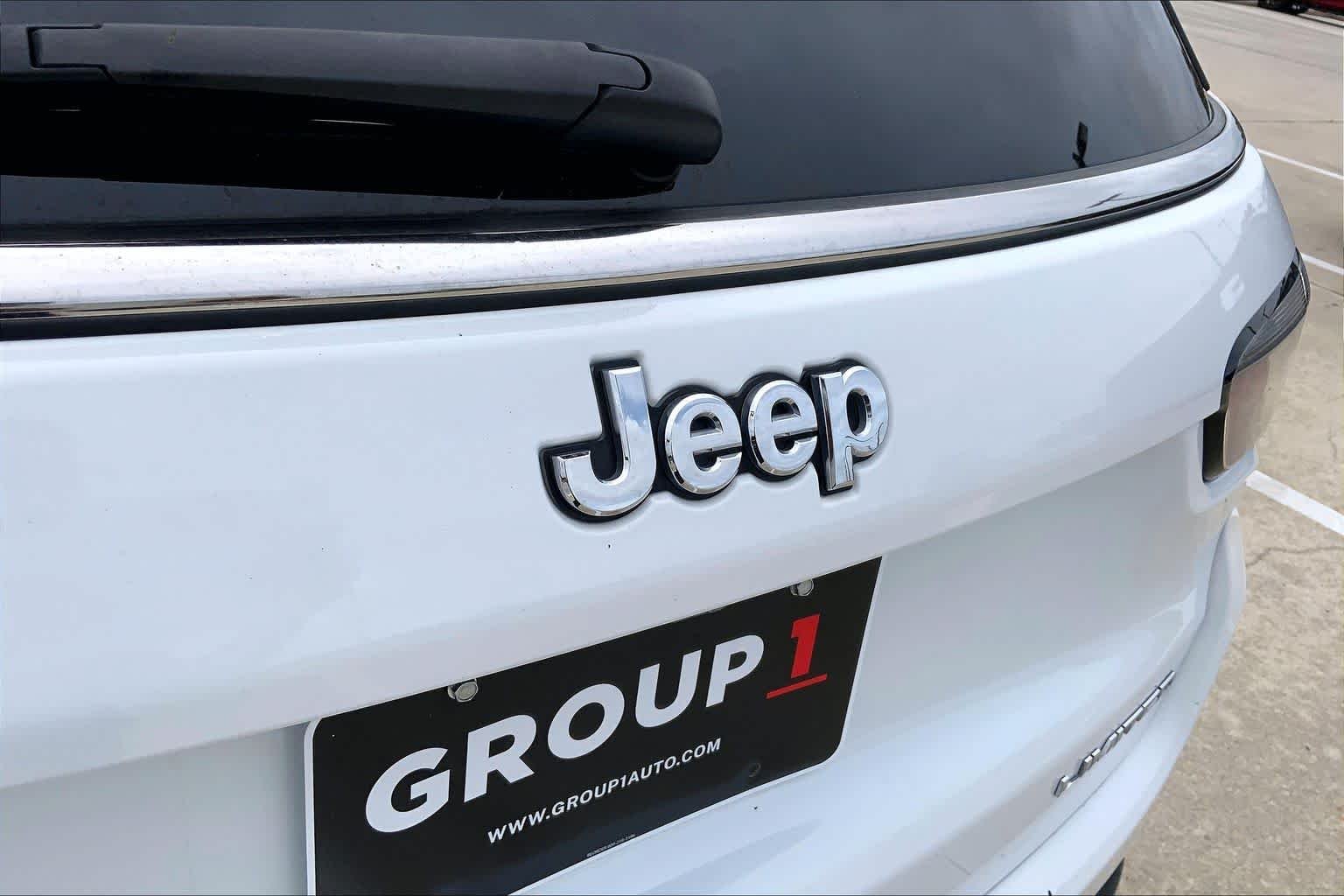 Used 2023 Bright White Clearcoat Jeep Limited image 30