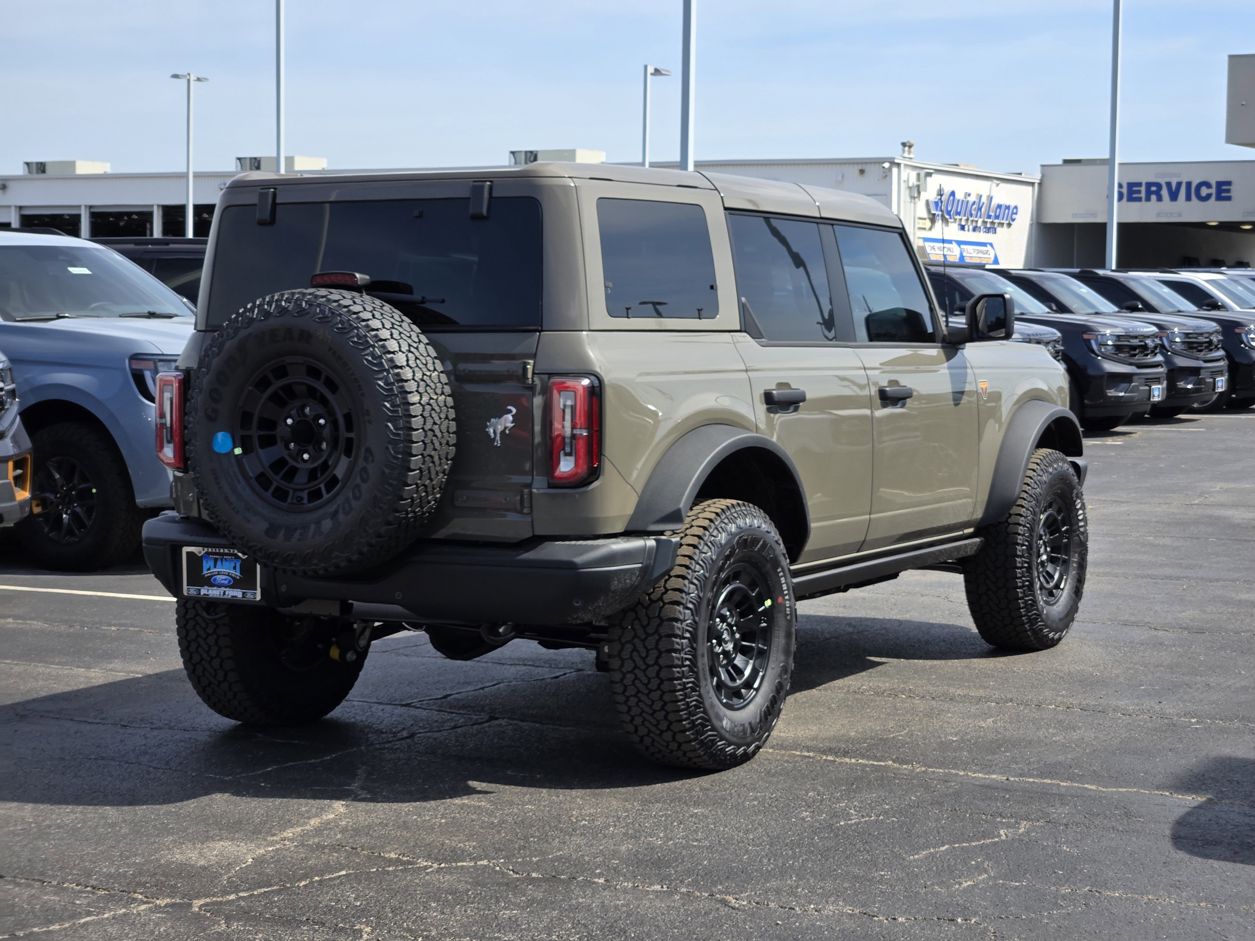 New 2026 Marsh Gray Ford Badlands image 4