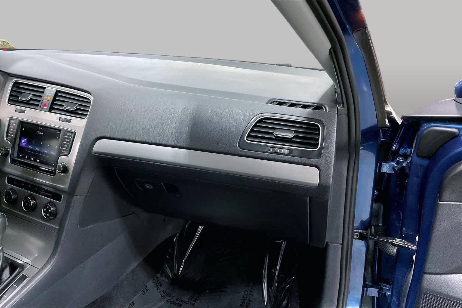 Used 2016 Silk Blue Metallic Volkswagen TSI S image 18