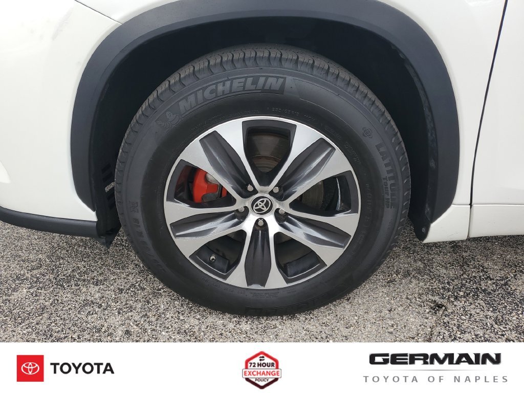 Used 2021 White Toyota XLE image 13