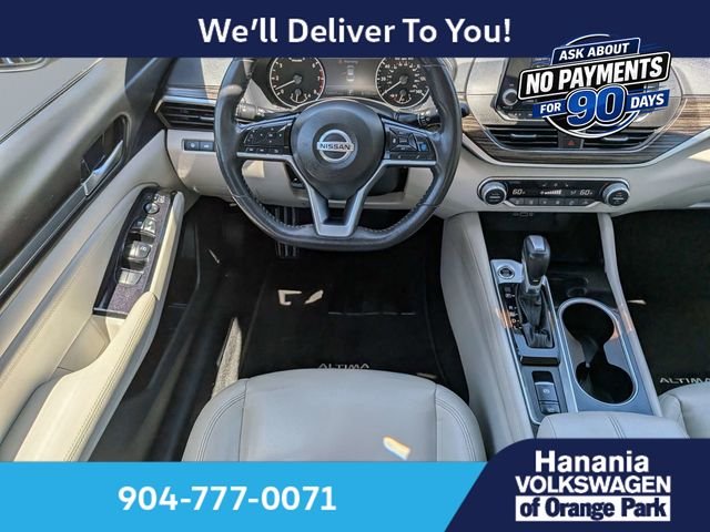 Used 2022 Black Nissan 2.5 SL image 17
