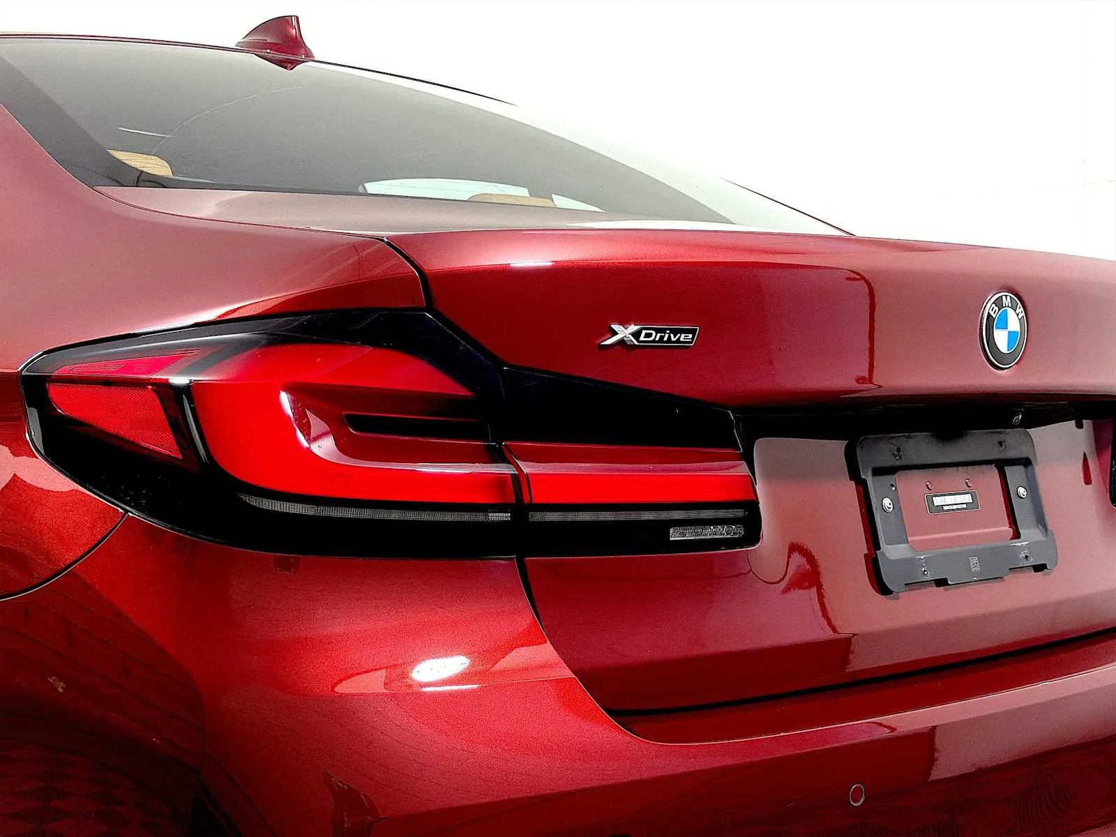 Used 2023 Aventurin Red Metallic BMW 530i xDrive image 27