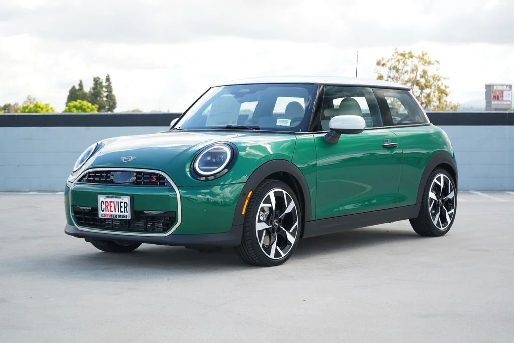 2026 MINI Hardtop Cooper S Signature's photo